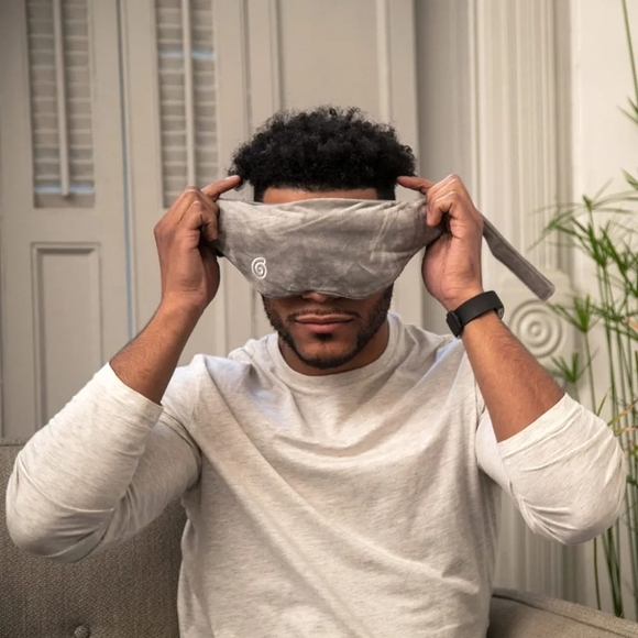 NWT Gravity weighted sleep mask in Gray sleep aid. Night. Bed. - Picture 7 of 7